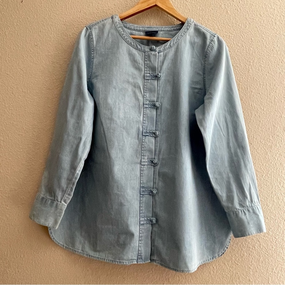J. Jill Stylish‎ Knot-Button denim Clarity Wash shirt - Picture 2 of 14